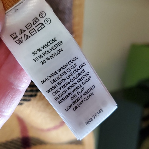 NWT Tahari Zippered Ponch - Picture 5 of 5